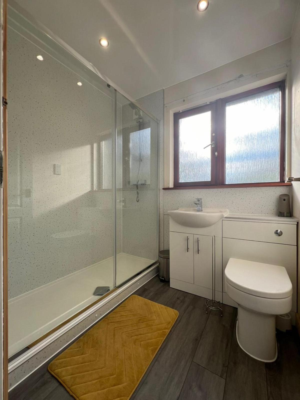 Apartment 2 Bed Centre Holburn Space Aberdeen